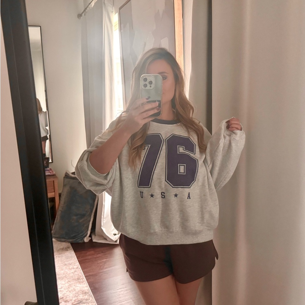 Women's Gray & Blue Graphic USA Memorial Day 4th of July Sweatshirt - Picture 10 of 10